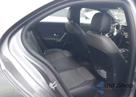 2019 Mercedes-Benz A 220 из США, поврежденный, VIN WDD3G4EB1KW002713